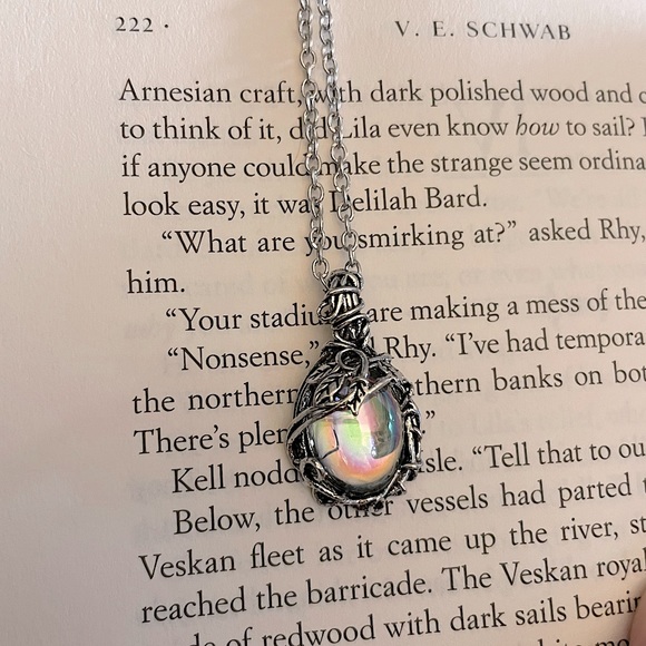 Magical Vintage Crystal & Antique Silver Pendant - Picture 7 of 9